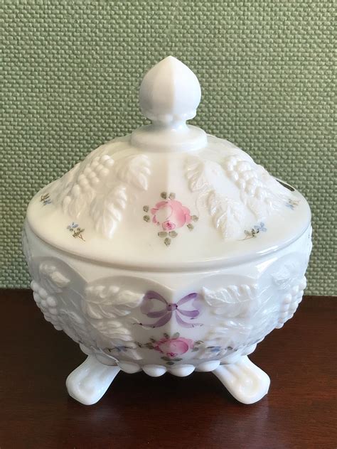 Vintage Westmoreland Hand Painted Milk Glass Footed Candy Dish with Lid (w6-3) 22. . Vintage milk glass candy dish with lid